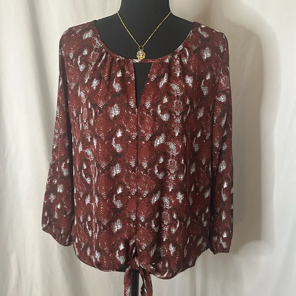 NWOT WEST KEI‎ printed blouse - wine/burgundy
